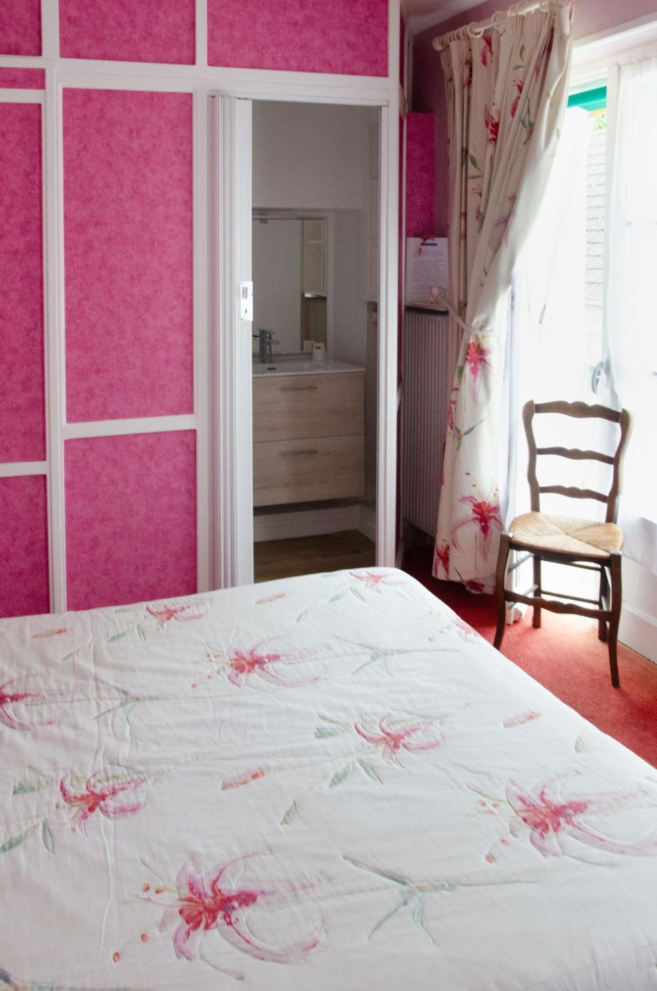 Bed and Breakfast A L'Abri Des Vents Сен-Жан-ле-Тома Экстерьер фото